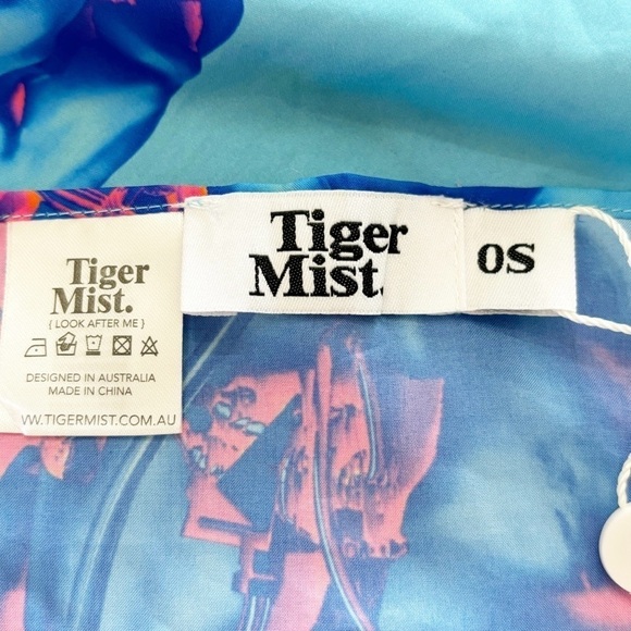 New TIGER MIST Women’s Blue Pink REN Print ALAIA BANDANA Scarf 27” X 27” - Picture 4 of 7